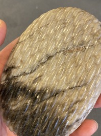 Lave-pinceaux en jade gris-noir, Chine, probablement Ming