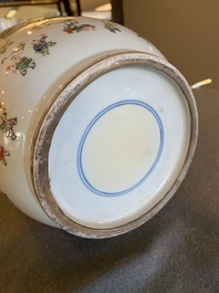 A Chinese famille verte 'playing boys' rouleau vase, 19th C.