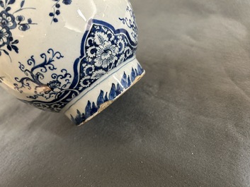 A fine Dutch Delft blue and white five-piece garniture, 1st quarter 18th C.