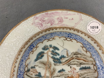 Paire d'assiettes en porcelaine de Chine famille rose &agrave; d&eacute;cor d'un gar&ccedil;on sur un buffle, Yongzheng/Qianlong