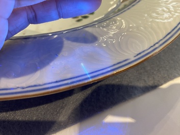 A pair of Chinese famille verte dishes with underglaze border design, Kangxi