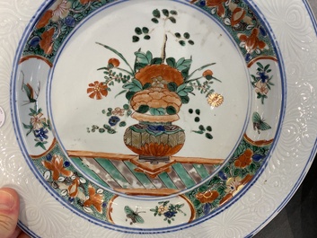 A pair of Chinese famille verte dishes with underglaze border design, Kangxi