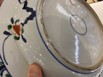 A pair of Chinese famille verte dishes with underglaze border design, Kangxi
