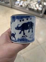 A Chinese famille rose 'Wu Shuang Pu' cup stand and a blue and white 'animals' box, 19th C.