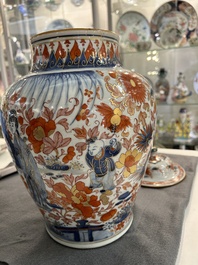 A Chinese blue and white Dutch-decorated 'Amsterdams Bont' vase and cover, Kangxi