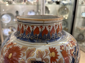 A Chinese blue and white Dutch-decorated 'Amsterdams Bont' vase and cover, Kangxi