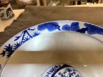 Een Chinese blauw-witte 'Drie vrienden van de winter' kom, Kangxi merk en periode