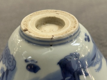 A pair of Chinese blue and white bowls, 18/19th C.
