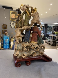 Groupe en bois laqu&eacute; et polychrom&eacute; figurant les huit immortels, Chine, 19/20&egrave;me