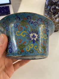 A pair of Chinese cloisonn&eacute; vases, a large covered box and a bowl, 19/20th C.