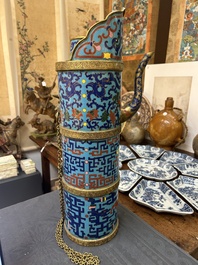Grande verseuse de type 'duomuhu' en &eacute;maux cloisonn&eacute;s de style tib&eacute;tain, Chine, R&eacute;publique