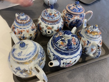 Six th&eacute;i&egrave;res en porcelaine de Chine en bleu et blanc, famille verte et de style Imari, Kangxi/Yongzheng