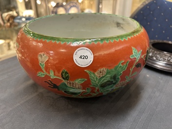 A Chinese relief-decorated alms bowl with wooden lid, Qianlong mark, 19/20th C.