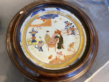 A large Chinese rose-Imari 'tea drinkers' dish, Yongzheng