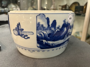 A Chinese blue and white tureen, Kangxi