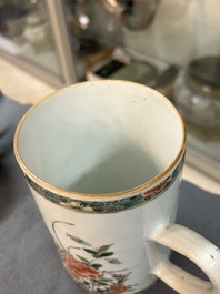 A Chinese famille verte teapot and a mug, Kangxi