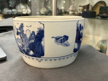 A Chinese blue and white tureen, Kangxi