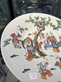 Twee Chinese famille rose schotels, 19e eeuw