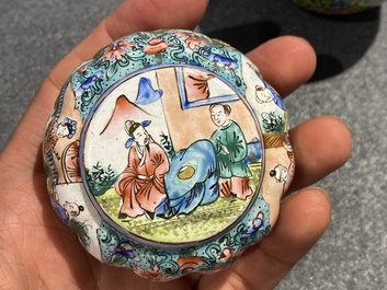 Belle collection de bols et de coupes en &eacute;maux de Canton, Chine, Qianlong et post&eacute;rieur