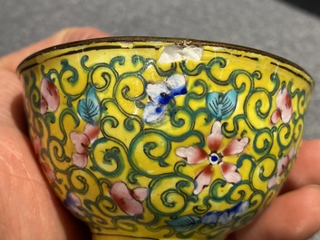 Belle collection de bols et de coupes en &eacute;maux de Canton, Chine, Qianlong et post&eacute;rieur