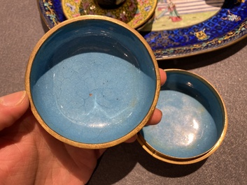 Belle collection de bols et de coupes en &eacute;maux de Canton, Chine, Qianlong et post&eacute;rieur