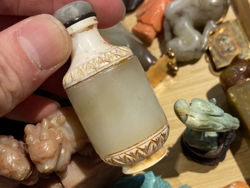 20 sculptures en corail, jade, pierre &agrave; savon et autres pierres, Chine, 19/20&egrave;me