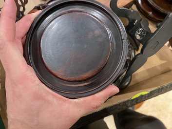 25 Chinese houten sokkels, 19/20e eeuw