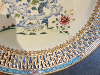 A Chinese famille rose dish with reticulated border, Qianlong