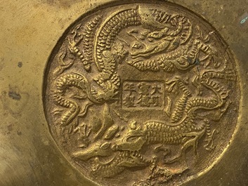 Trois br&ucirc;le-parfums en bronze, marques de Xuande et Gu Shi 古式, Qing/R&eacute;publique