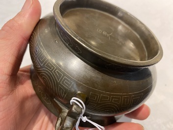 Br&ucirc;le-parfum en bronze incrust&eacute; d'argent au couvercle en bois, marque de Shi Shou 石叟, 19&egrave;me