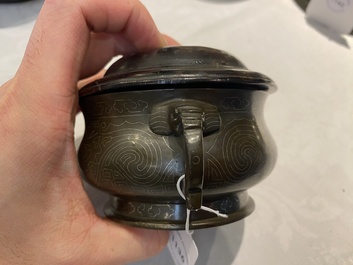 Br&ucirc;le-parfum en bronze incrust&eacute; d'argent au couvercle en bois, marque de Shi Shou 石叟, 19&egrave;me