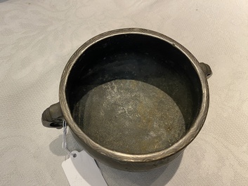 Br&ucirc;le-parfum en bronze incrust&eacute; d'argent au couvercle en bois, marque de Shi Shou 石叟, 19&egrave;me
