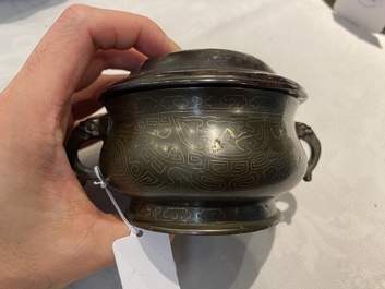 Br&ucirc;le-parfum en bronze incrust&eacute; d'argent au couvercle en bois, marque de Shi Shou 石叟, 19&egrave;me
