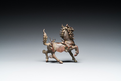Een Chinese bronzen qilin, wellicht Kangxi