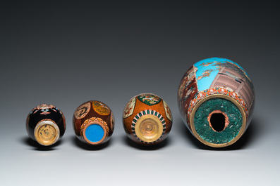 Vier Japanse cloisonn&eacute; vazen, Meiji, 19/20e eeuw