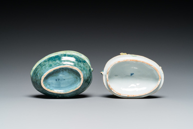 Terrine couverte en forme de melon sur son support en forme de feuille en fa&iuml;ence polychrome de Delft, 18&egrave;me
