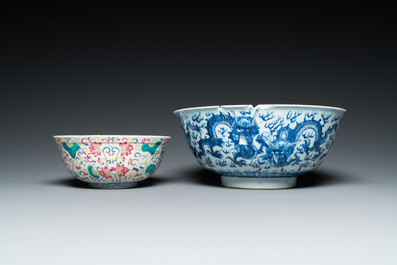 Drie Chinese famille rose schotels en twee kommen, Qianlong en later
