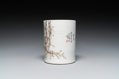 A Chinese qianjiang cai brush pot, signed Yu Han 余翰, dated 1928
