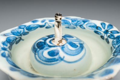 A Chinese blue and white plate, a klapmuts bowl and a trick cup, Wanli/Yongzheng
