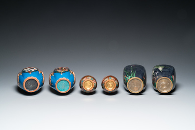 Drie paar Japanse cloisonn&eacute; vazen, Meiji, 19/20e eeuw