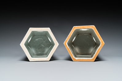 Two Chinese hexagonal famille rose 'Wu Shuang Pu' hat stands, Tongzhi mark, 19th C.