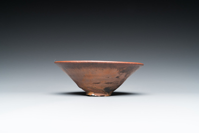 Un vase de type Jizhou, un bol Jian et un vase &agrave; fond jaune, Chine, Song et post&eacute;rieur
