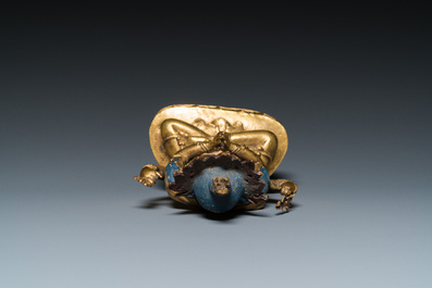 Een Sino-Tibetaanse vergulde bronzen Avalokitesvara, 17/18e eeuw