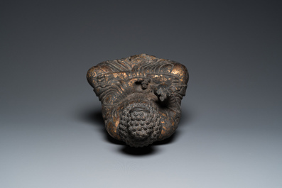 Een grote Chinese vergulde houten Boeddha, Qing