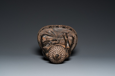 Een grote Chinese bronzen Boeddha met sporen van vergulding, Kangxi merk, Qing