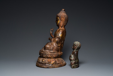 Deux sculptures de Bouddhas en bronze dor&eacute;, Tha&iuml;lande, 19/20&egrave;me
