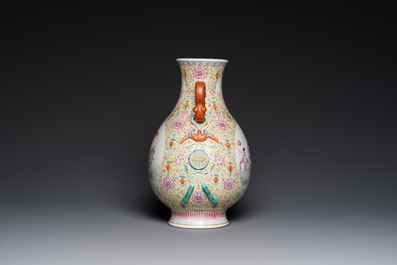 Een Chinese famille rose 'hu' vaas met decor van de 'acht onsterfelijken', Qianlong merk, Republiek