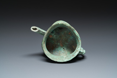 A Chinese bronze 'he' wine ewer, Western Zhou, ca. 11th-8th C. b.C.