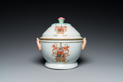 A Chinese Dutch market famille rose armorial tureen with pierced cover with the arms of 'de Heere', Qianlong