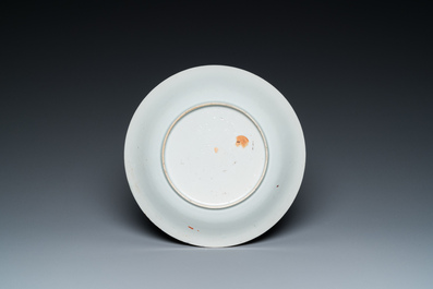 A Chinese famille verte 'cranes' plate and a 'peony scroll' bowl, Kangxi